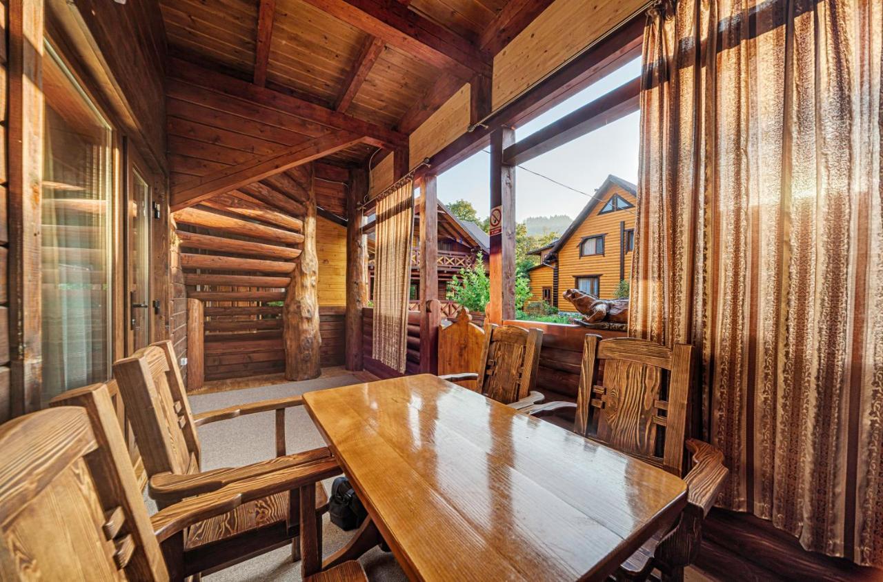 Хата Різьбяра Villa Byalobereska Eksteriør billede