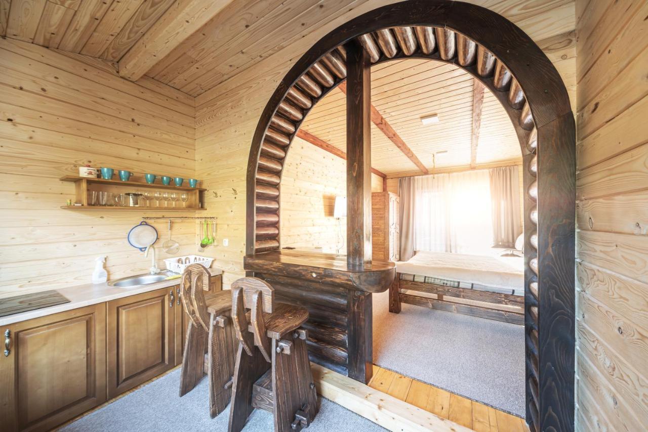 Хата Різьбяра Villa Byalobereska Eksteriør billede