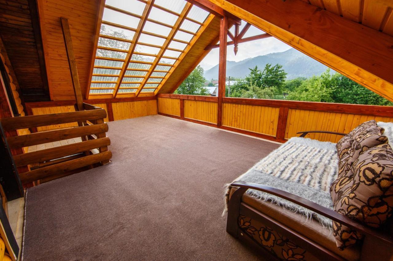Хата Різьбяра Villa Byalobereska Eksteriør billede